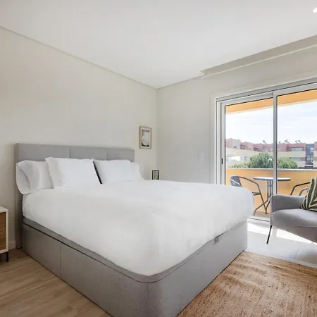 The Pine Flat With Pool @ Furadouro * Овар