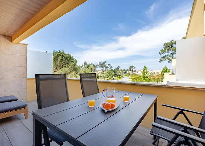 The Pine Flat With Pool @ Furadouro