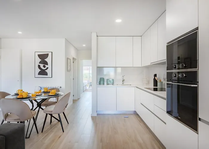 The Pine Flat With Pool @ Furadouro * Овар