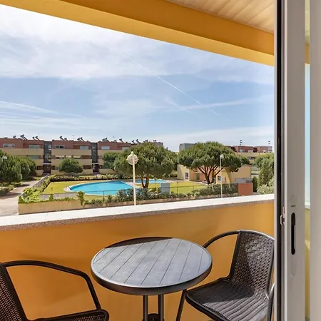 The Pine Flat With Pool @ Furadouro Ovar