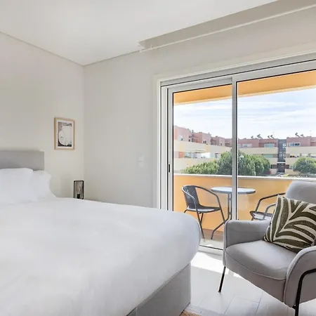 The Pine Flat With Pool @ Furadouro Apartment