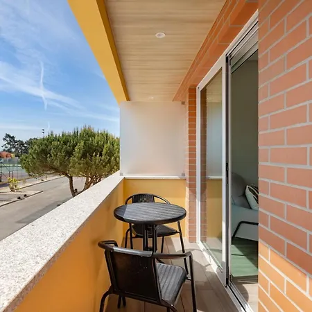 The Pine Flat With Pool @ Furadouro *