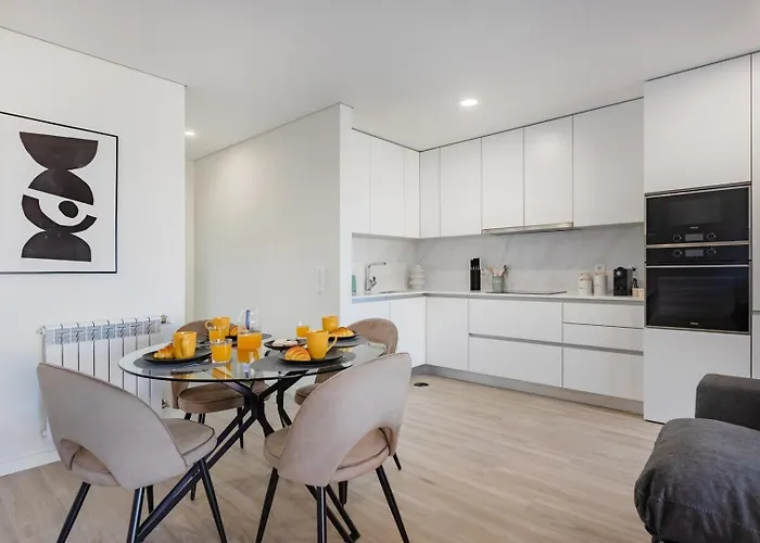 The Pine Flat With Pool @ Furadouro Daire