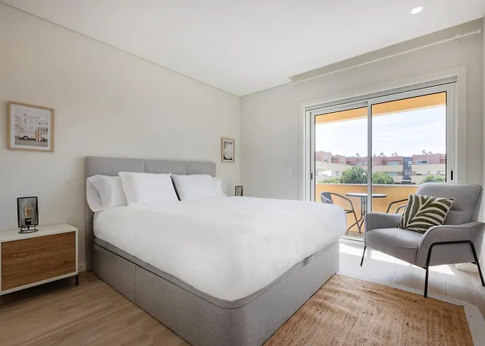 The Pine Flat With Pool @ Furadouro * Ovar