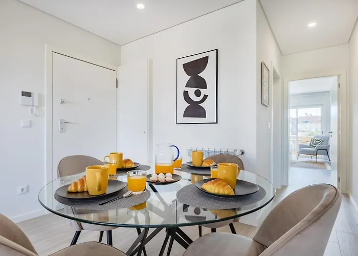 The Pine Flat With Pool @ Furadouro Daire